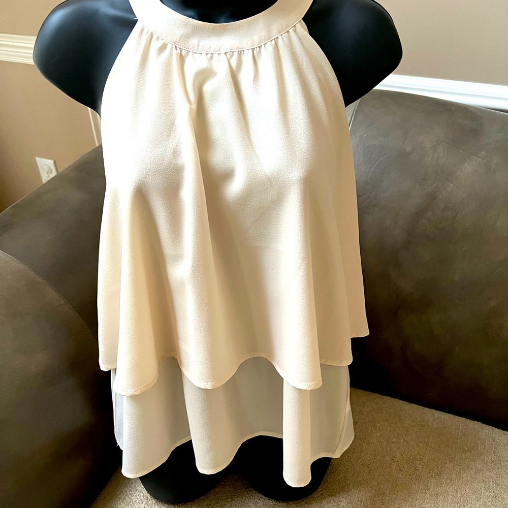 Paper Crane Top ❌SOLD❌
Size M
Cream 
$25 or BEST OFFER